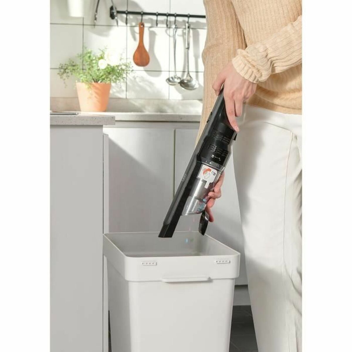 V7HE645CDCE5574B3F09C78FCC3007577A8R7025892P4