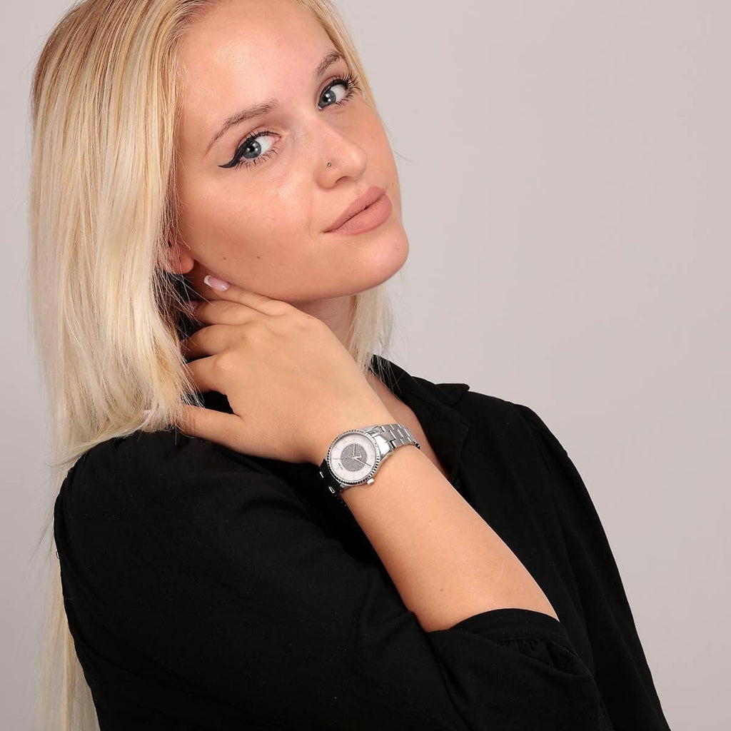 V2H6593922A7CC552EABA400157840604AAR7044457P7